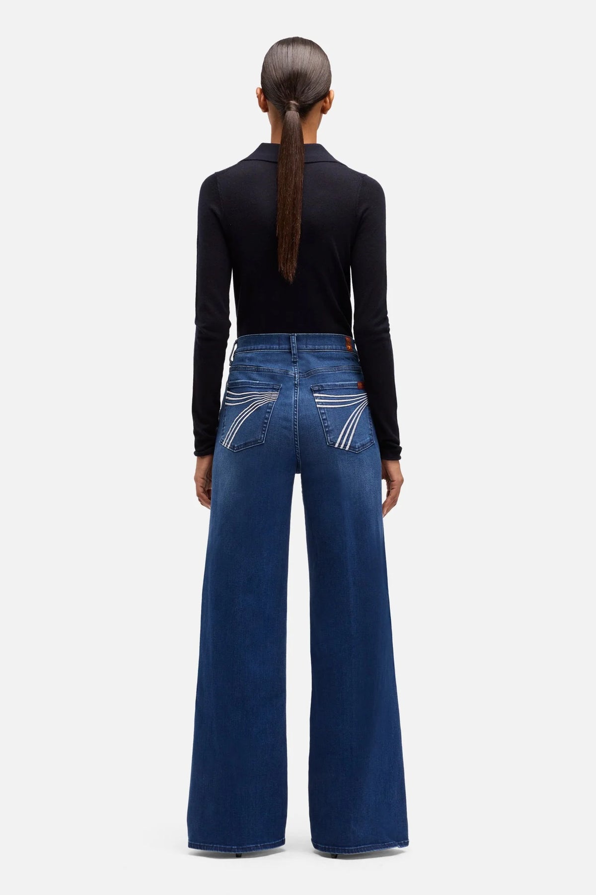 7 For All Mankind Ultra High Rise Jo in Slim Illusion Crater