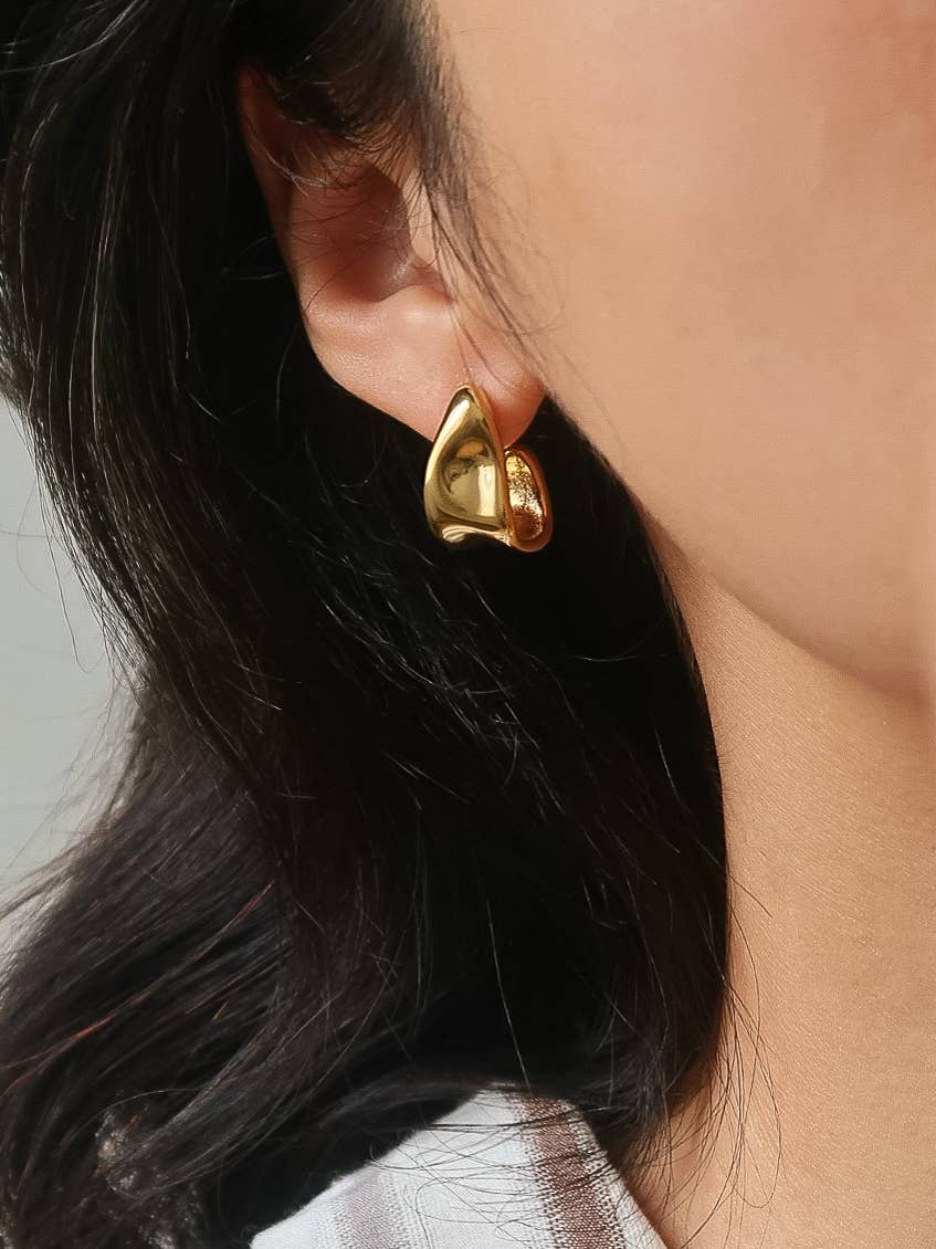 Flanerie Ninelle 18K Gold Non-Tarnish Sculpted Wave Hoop Earrings