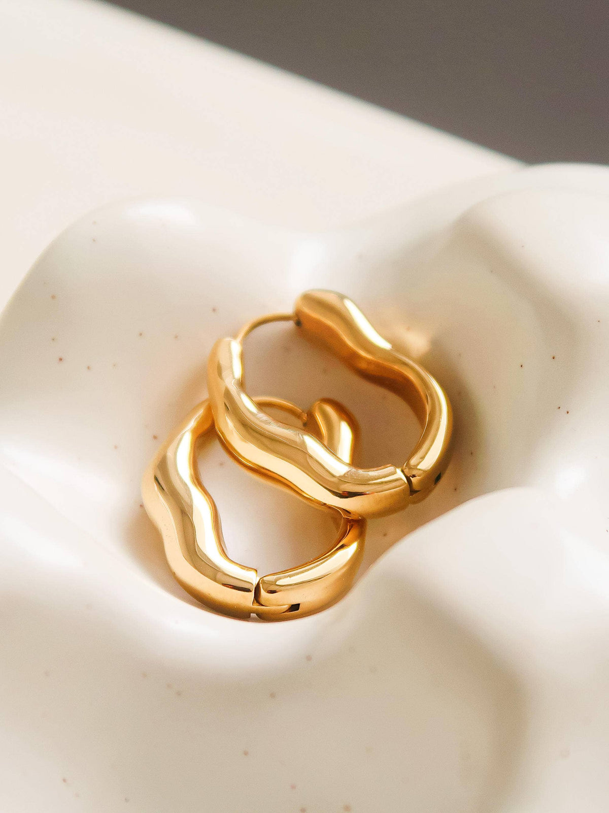 Flanerie Darcy 18K Gold Non-Tarnish Oval Hoop Earring