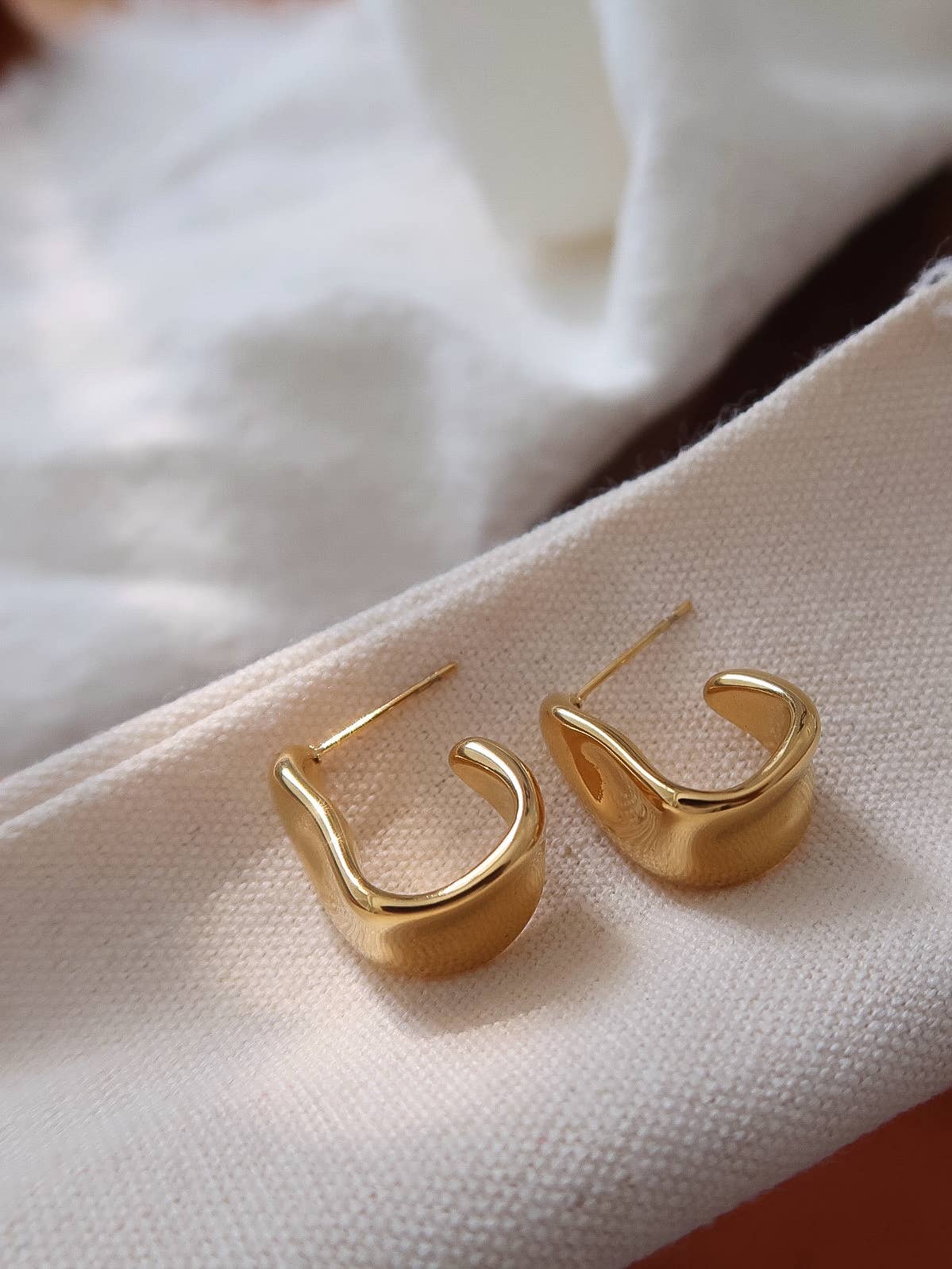 Flanerie Ninelle 18K Gold Non-Tarnish Sculpted Wave Hoop Earrings
