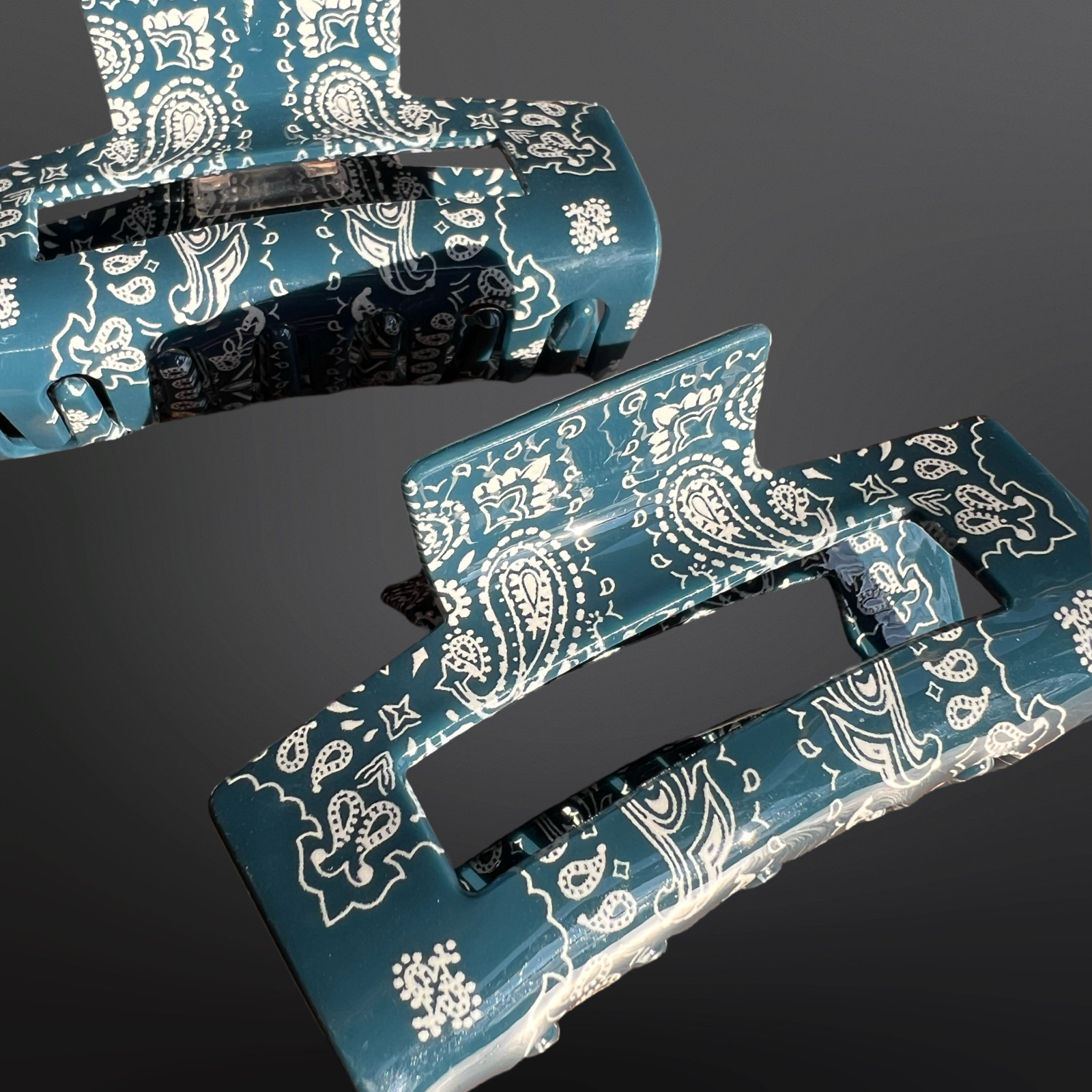 Westrian International Western Paisley Bandana Print Claw Clip
