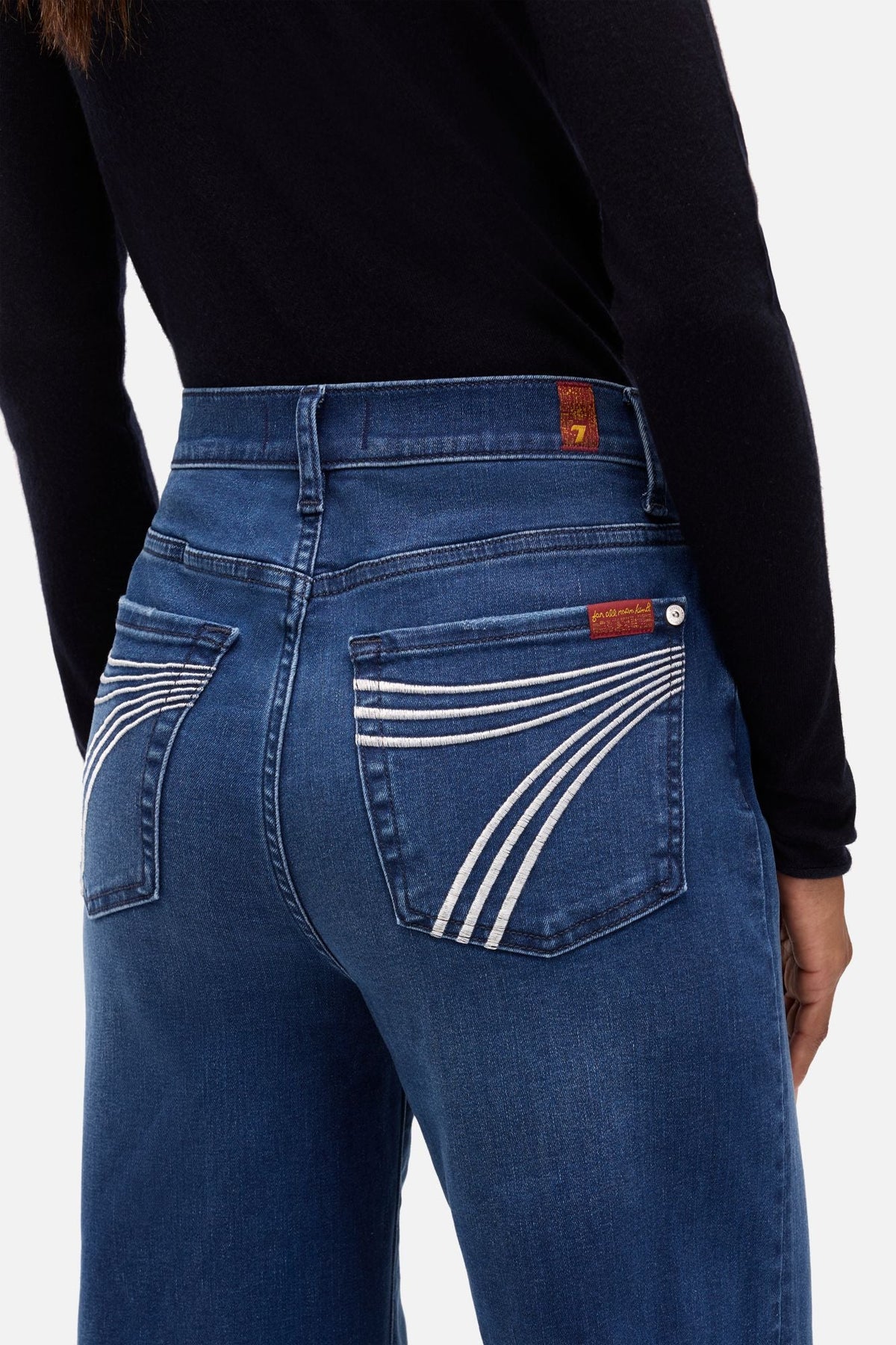7 For All Mankind Ultra High Rise Jo in Slim Illusion Crater