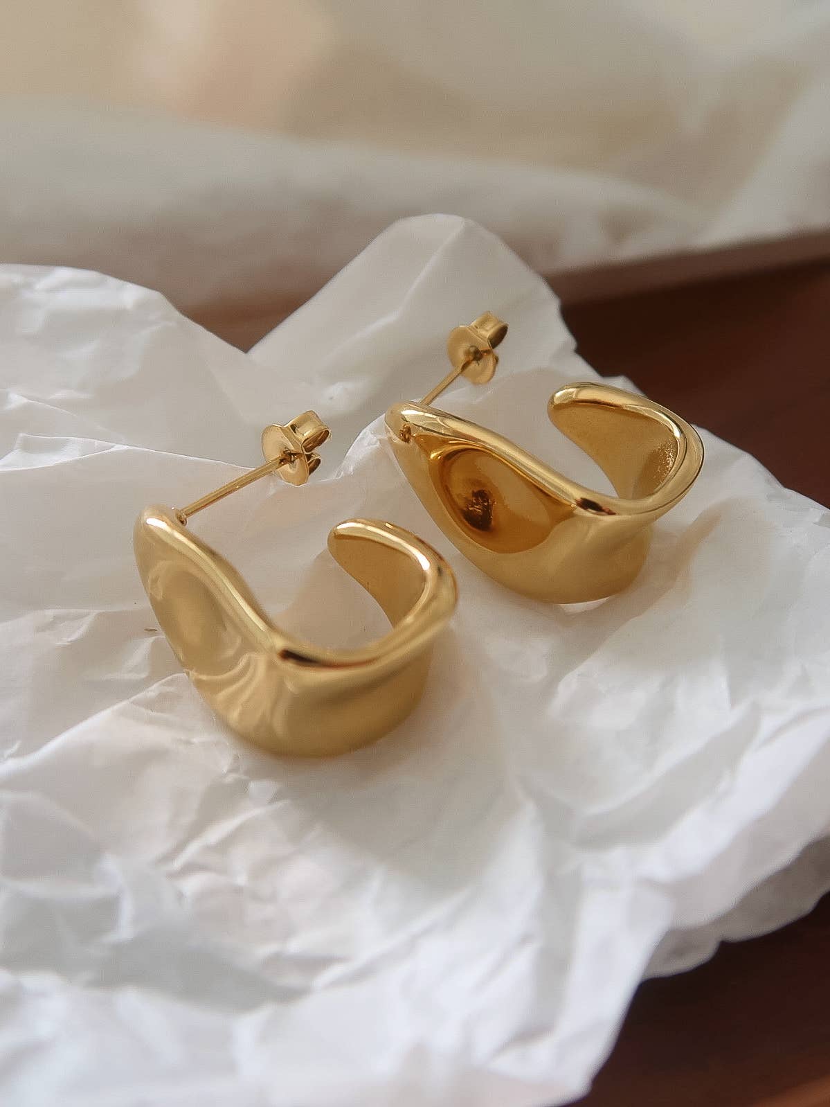 Flanerie Ninelle 18K Gold Non-Tarnish Sculpted Wave Hoop Earrings